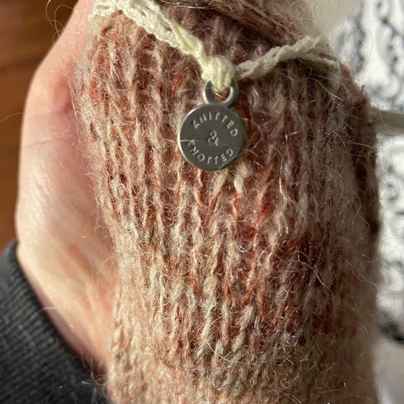 𝅺KNITTED and knotted peplum ombré sweater - Picture 6 of 7